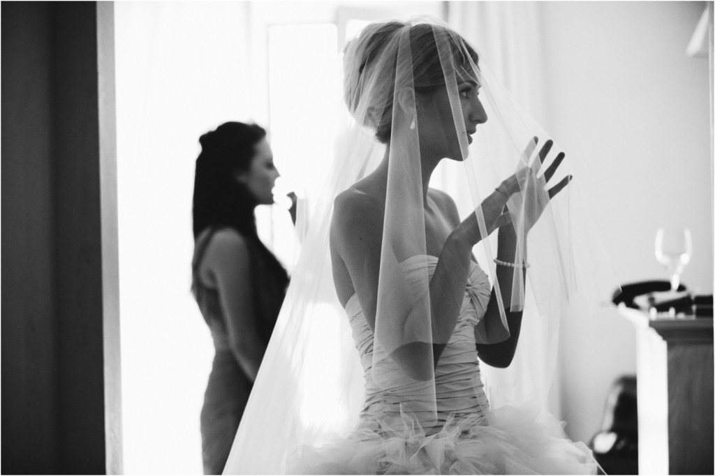 bride getting ready Villa del Mar