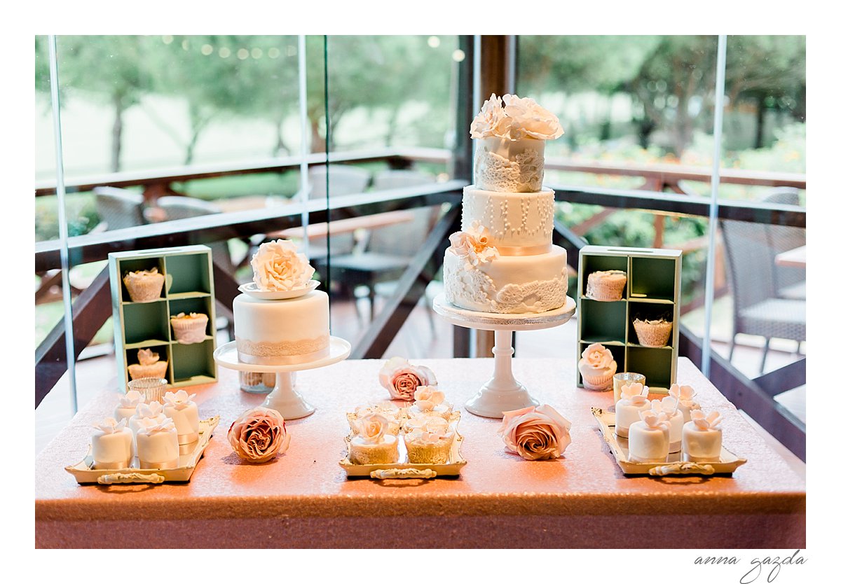 amazing wedding cake an dessert table