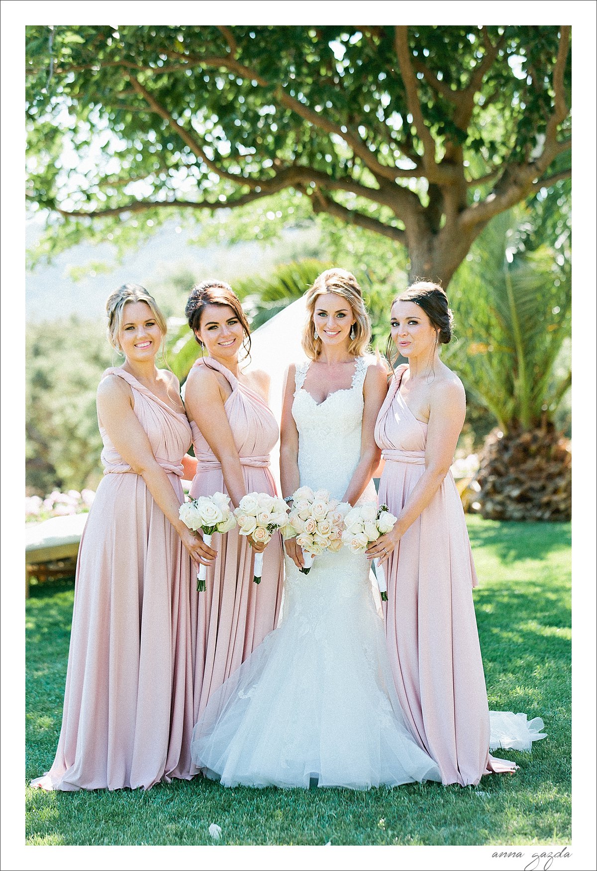 the bride and her bridesmaids in The Lodge Ronda